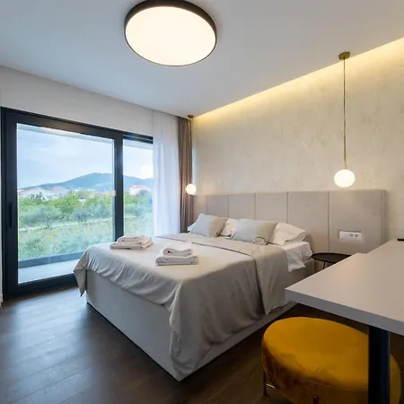 Moonlit Mirage With Pool, Gym And Sauna * Kastela