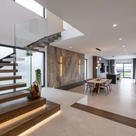 Villa Moonlit Mirage With Pool, Gym And Sauna