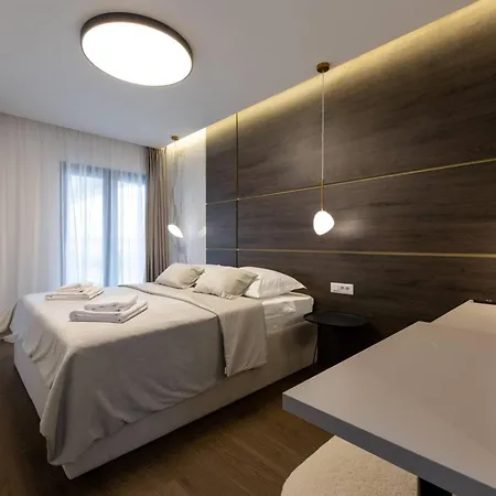 Moonlit Mirage With Pool, Gym And Sauna Villa