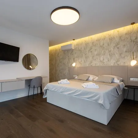 Villa Moonlit Mirage With Pool, Gym And Sauna