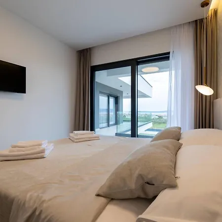 Villa Moonlit Mirage With Pool, Gym And Sauna Kastela