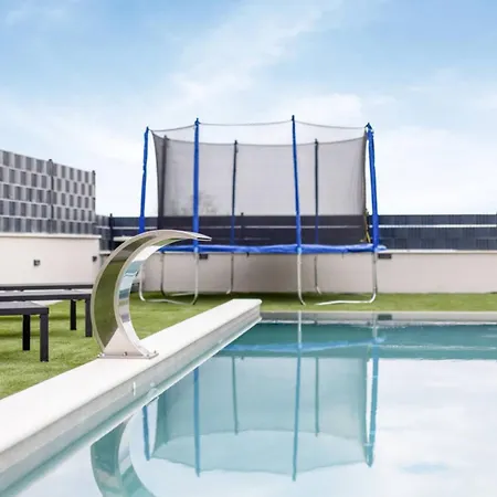 Villa Moonlit Mirage With Pool, Gym And Sauna