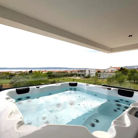 Villa Moonlit Mirage With Pool, Gym And Sauna *